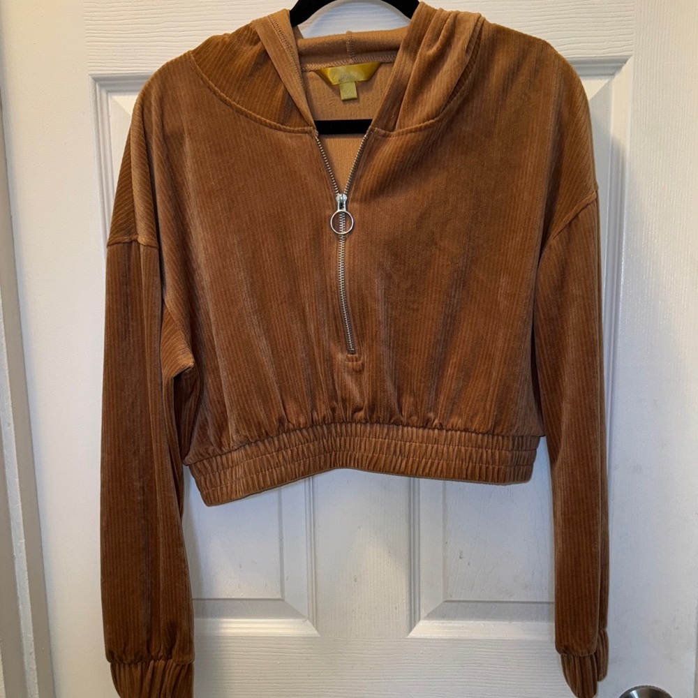 Cult Favorite Brown Cropped Hoodie with Zipper